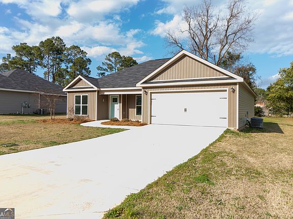 3rd image of 15 Cole Dr