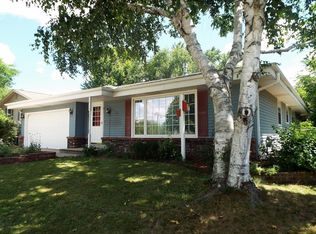 1713 Fox River Pkwy, Waukesha, WI 53189