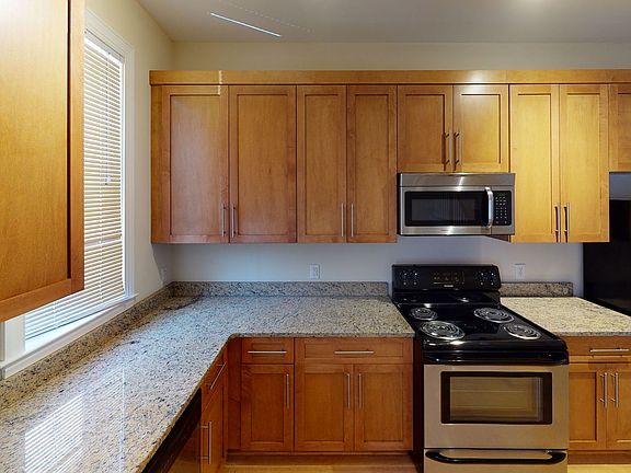 4th image of 3014 Patterson Ave #B