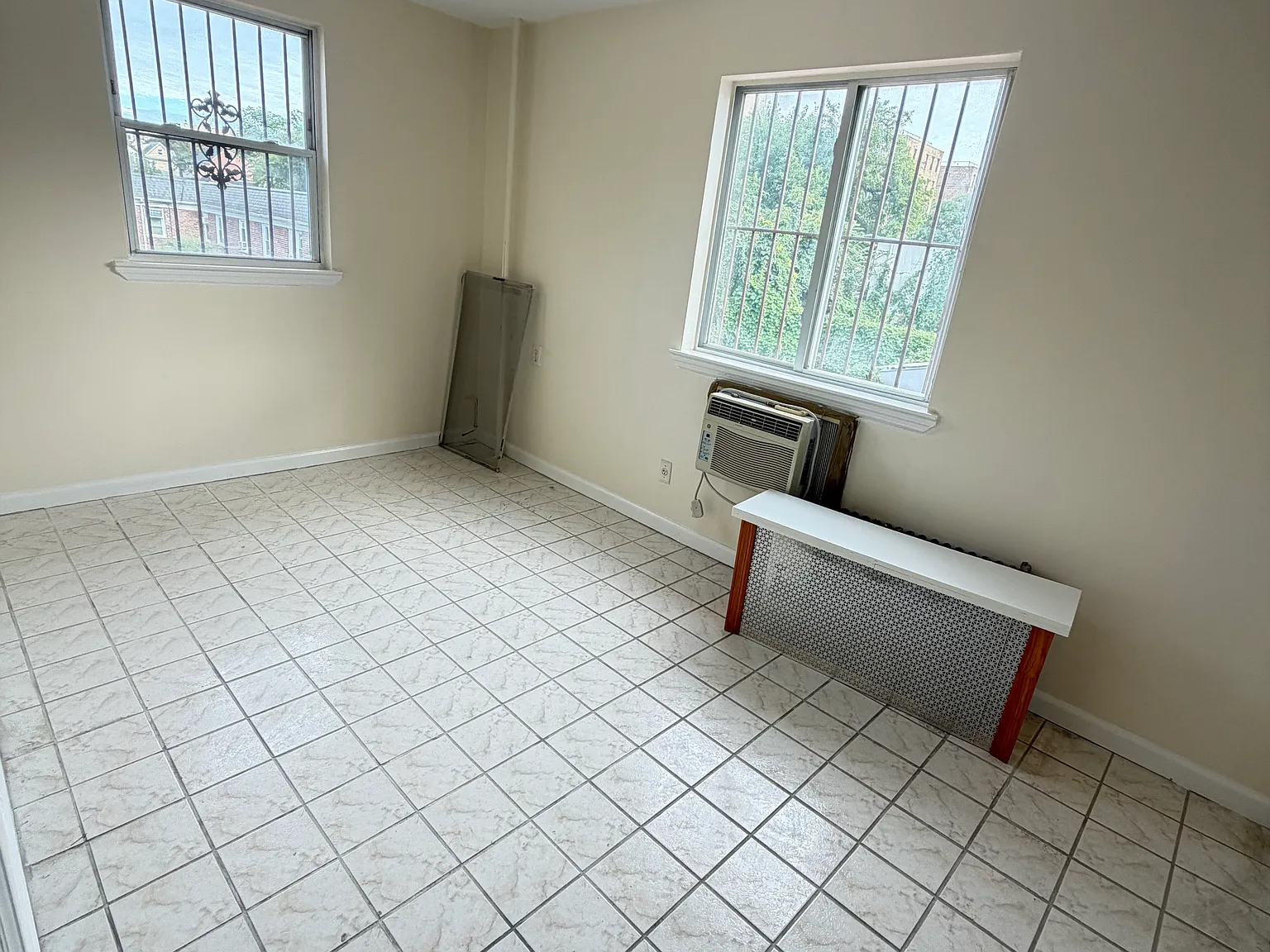 3 bed, 1.5 bath, 950 sqft, $2,800 — Photo 3