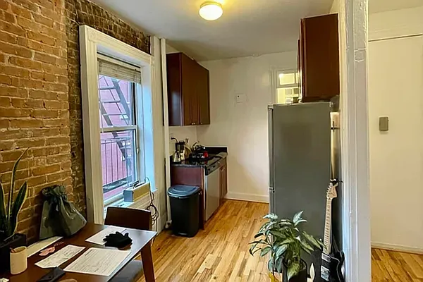 Rented by LJ Sloane Management | media 11