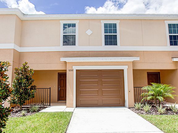 Brand-new, 3-bedroom townhome for sale in Gibsonto