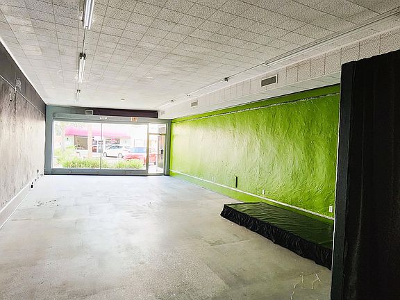 4th image of 129 Stuart Ave E #1