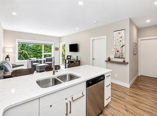 280 Island Hwy Unit 408, View Royal, BC V9B 1G5