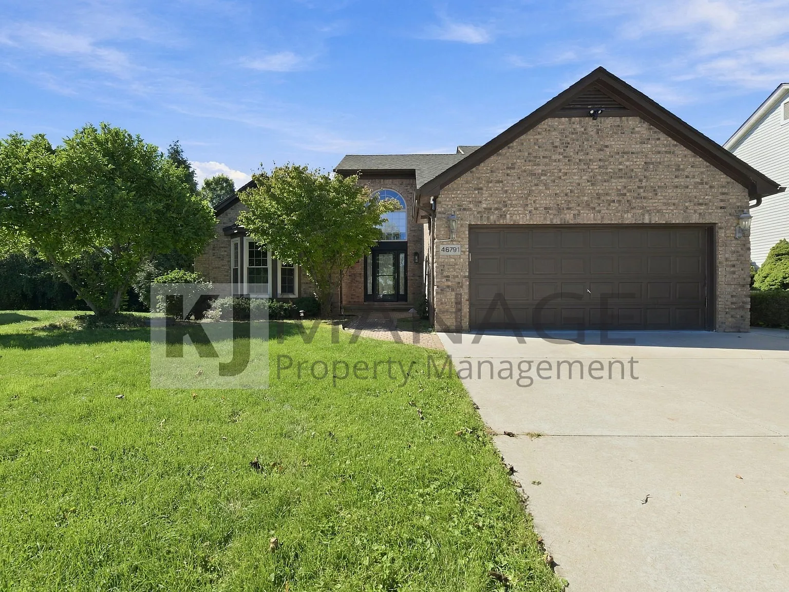 4 bed, 1871 sqft, $2,950 — Photo 1