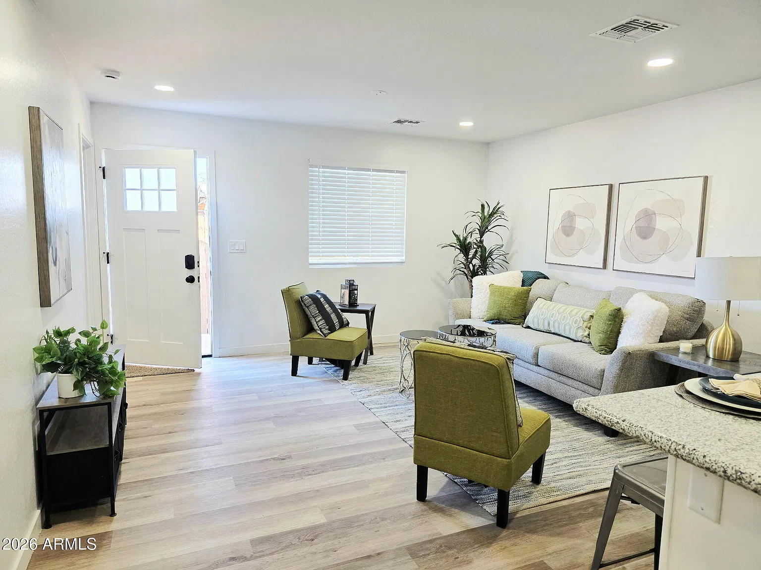 3 bed, 2.0 bath, 1145 sqft, $2,100 — Photo 2