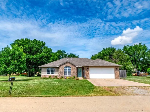 208 S 9th Ave, Stroud, OK 74079