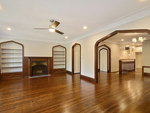 4th image of 4520 N Hermitage Ave APT 1N