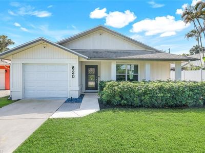 820 102nd Ave N, Naples, FL, 34108