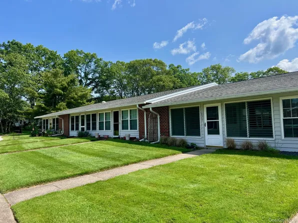 42D Trent Court #42D, Ridge, NY 11961