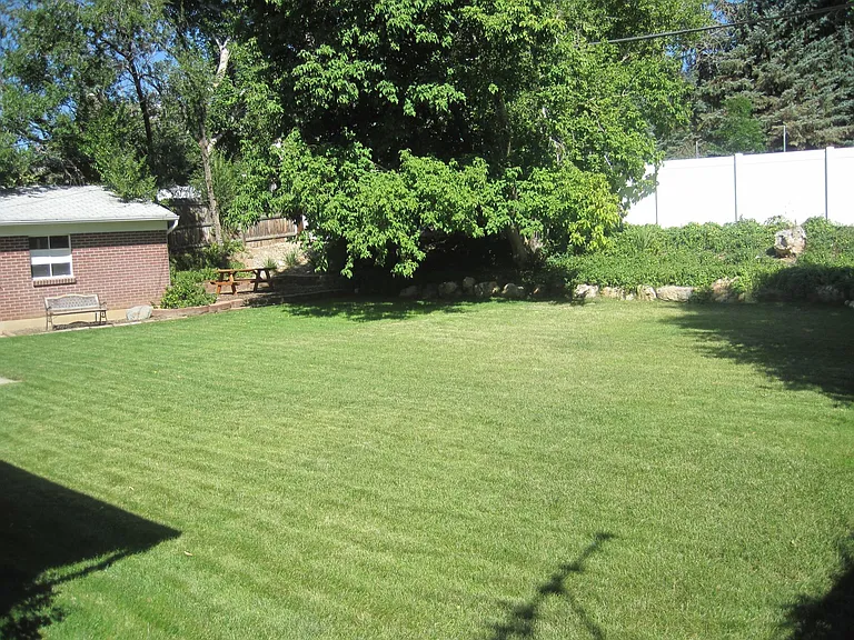 4019 S Olympic Way — Photo 23
