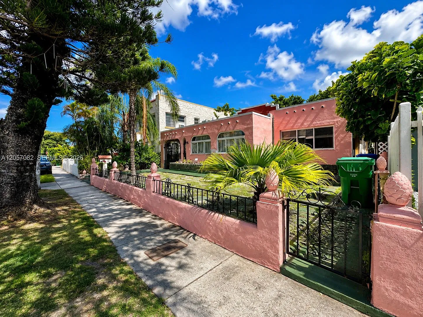 1720 SW 11th Ter #1720 — Photo 2