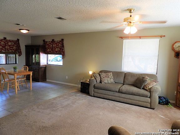 5th image of 330 Blue Gill Dr