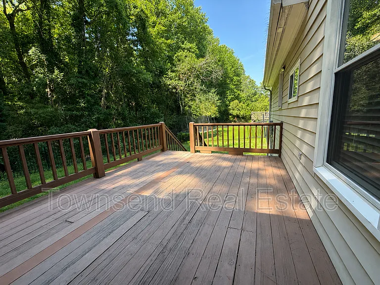2937 Delaware Dr — Photo 33