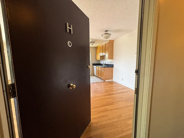 4441 Ponca Ave #H — Photo 11