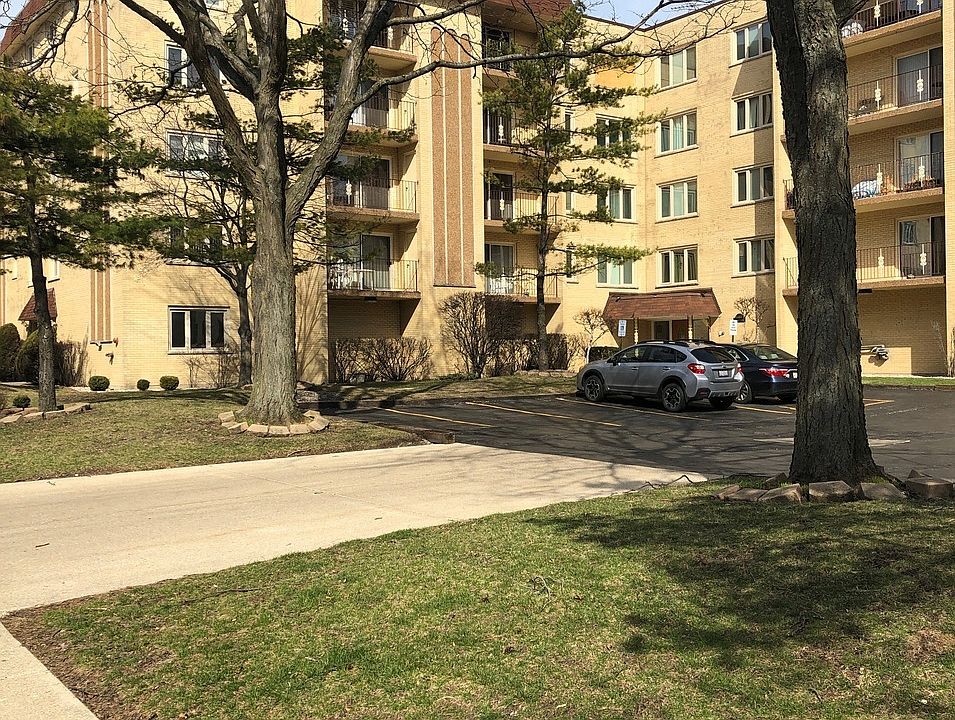 1st image of 6460 W Belle Plaine Ave APT 510