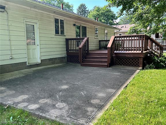 3rd image of 443 Lansing Rd