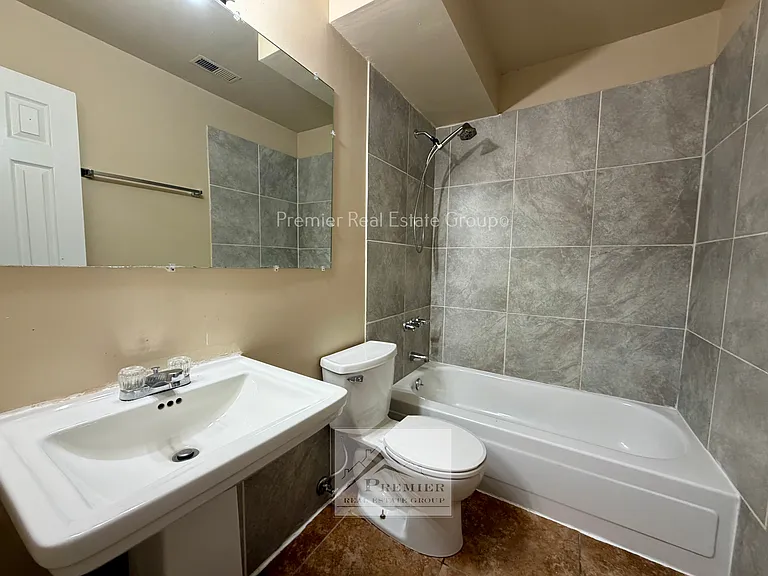1160 Mazatlan Cir #C — Photo 7