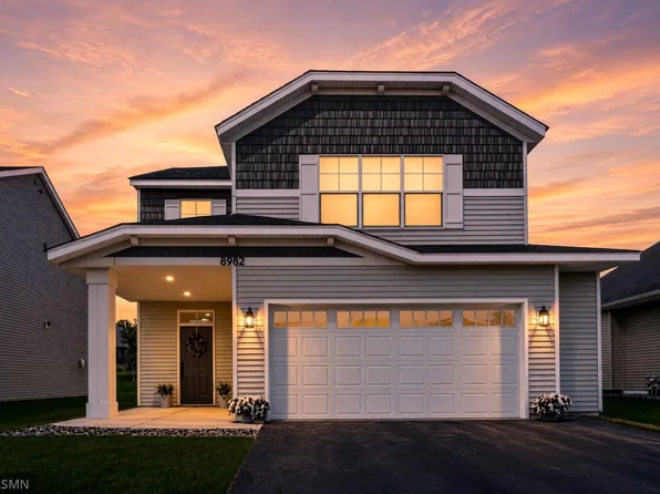 8982 Parkview Cir, Chisago City, MN 55013