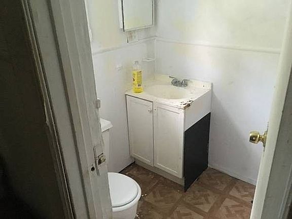 3rd image of 3722 Salome Ave