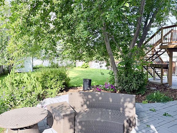 3rd image of 1 NE Park Close