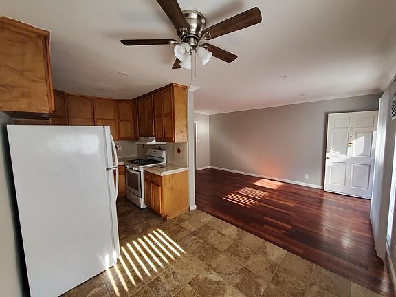 5th image of 1346 N Las Palmas Ave APT 2