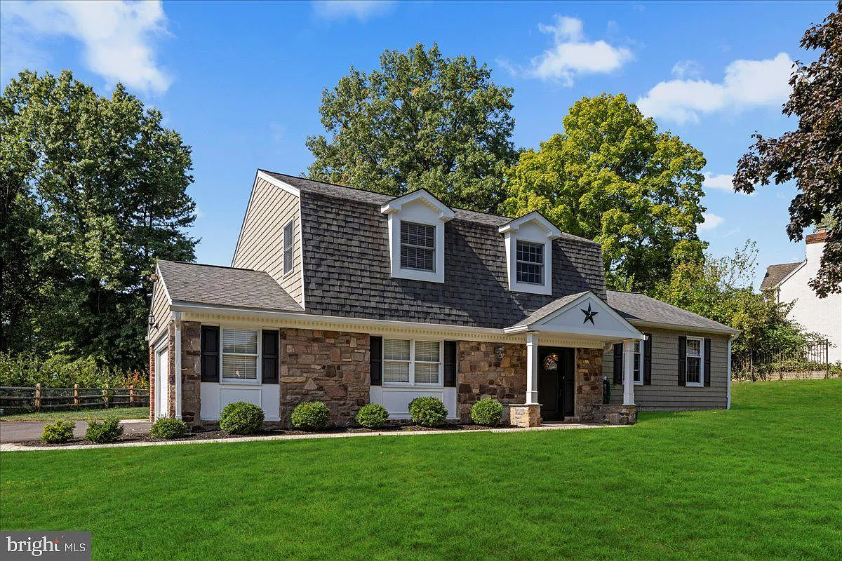 155 Buckshire Dr photo 1