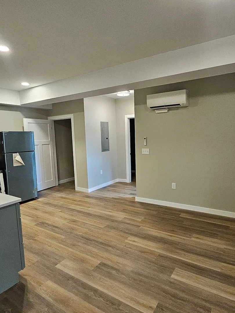Brand new 1 bed apartment — Photo 2