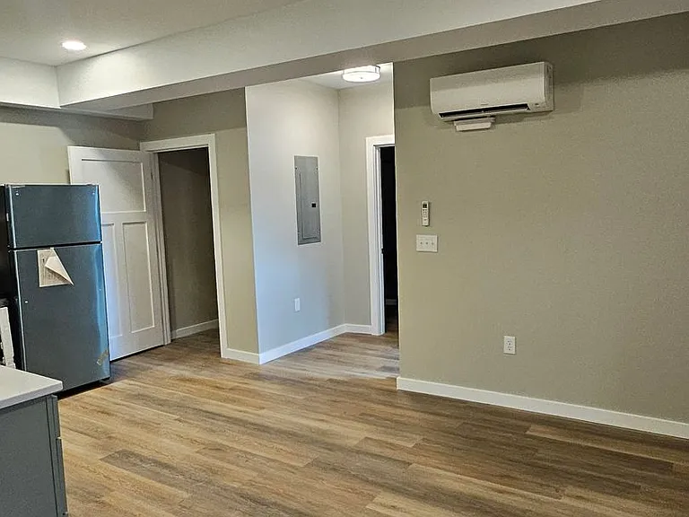 41 W Division St #101 — Photo 2