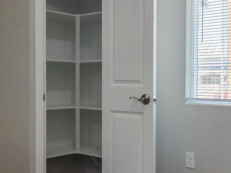 1358 N Apache Dr #1 — Photo 23