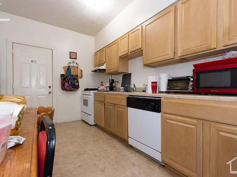 11 Ashford St #2 — Photo 3