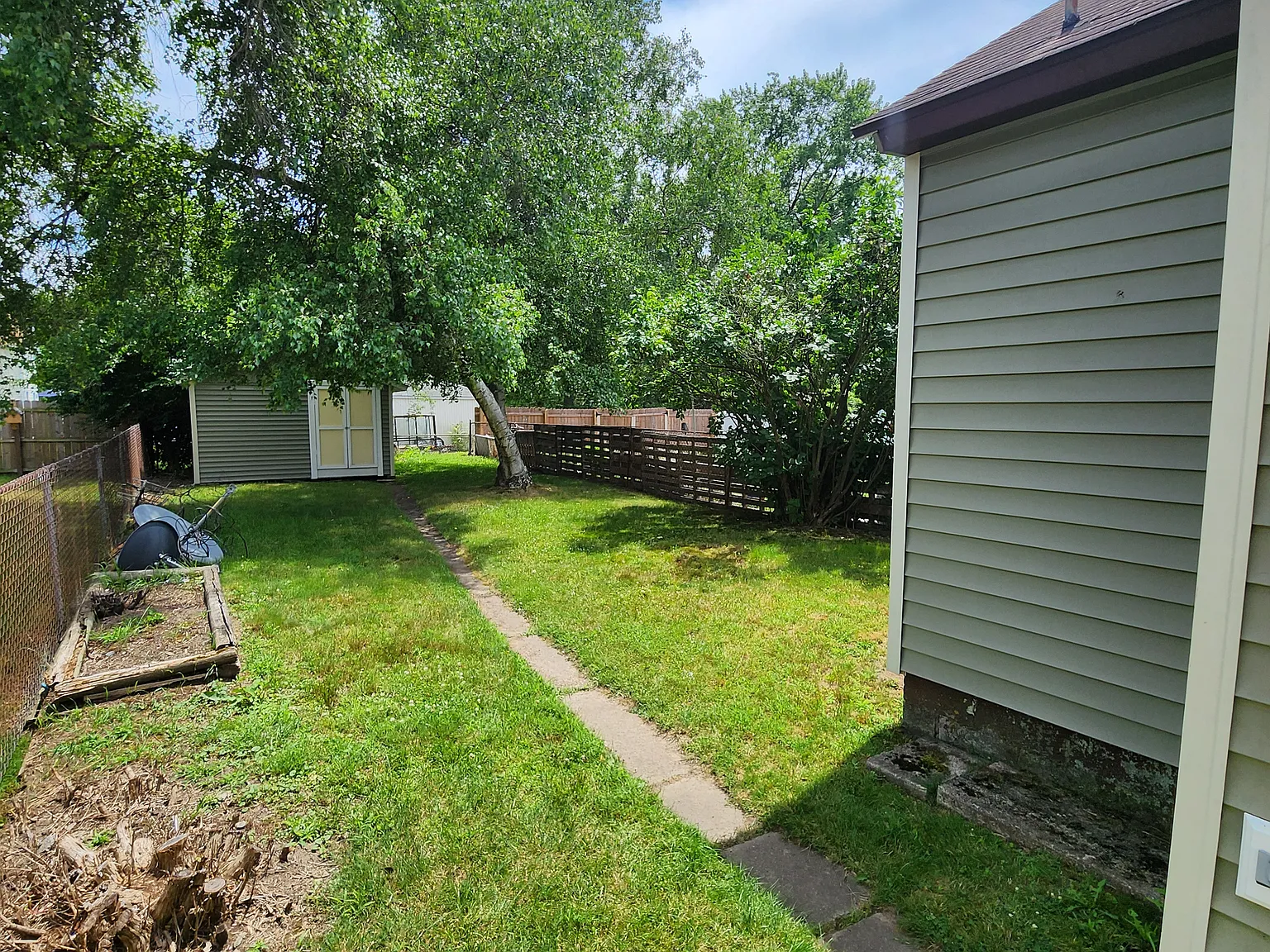 2 bed, 1100 sqft, $1,300 — Photo 4