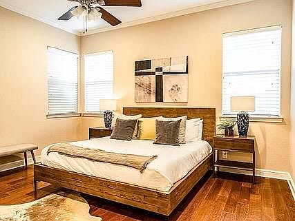 4th image of 16308 Lake Loop