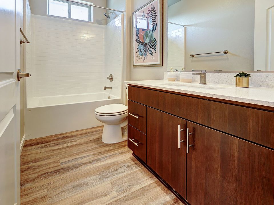 2nd image of 971 E Alhambra Ave #1
