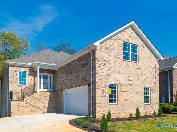 341 Summit Lakes Dr, Athens, AL 35613