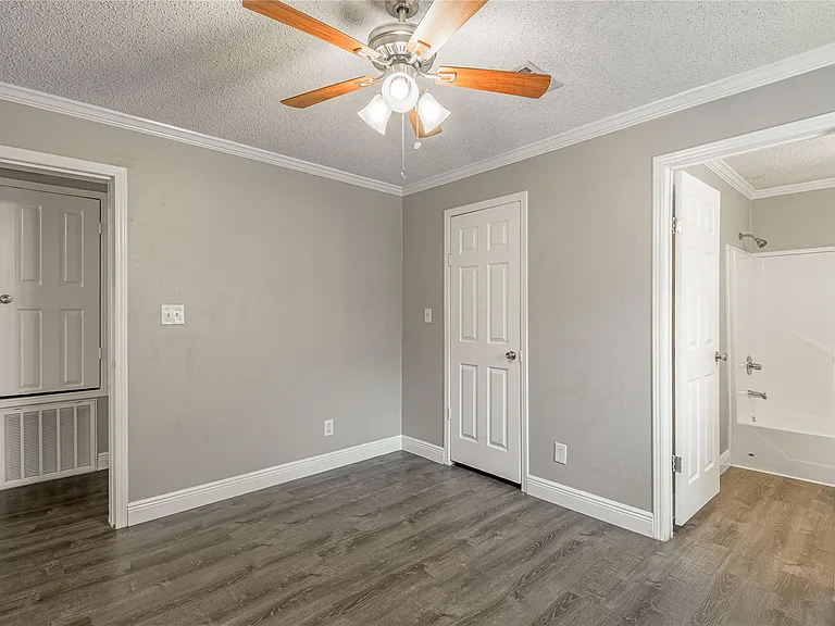 164 Varsity Dr — Photo 24