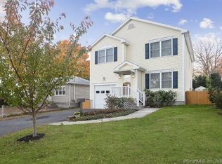 93 Vesper St, Fairfield, CT 06825