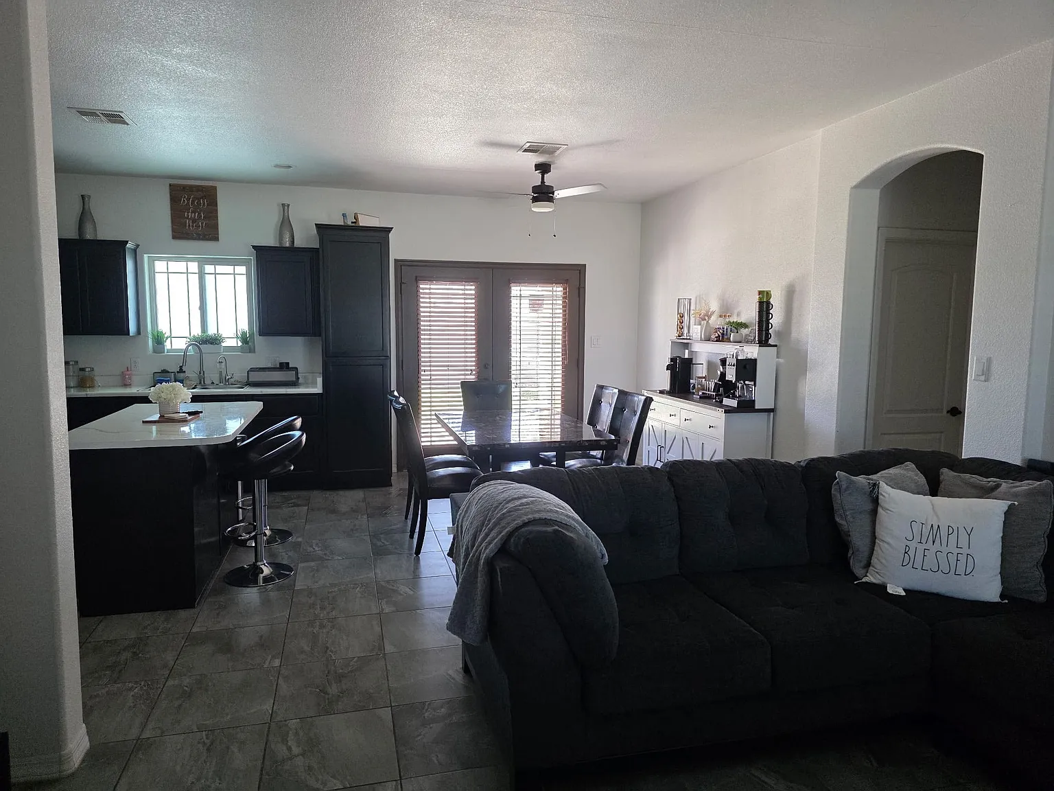 3 bed, 1252 sqft, $1,600 — Photo 4