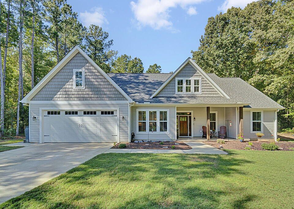 1st image of 106 Blackberry Patch Rd