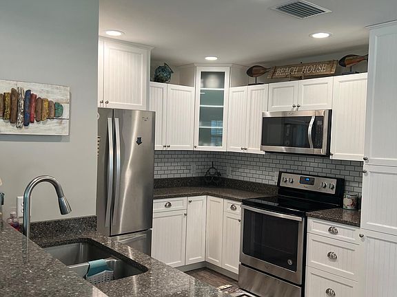 3rd image of 111 Citrona Dr