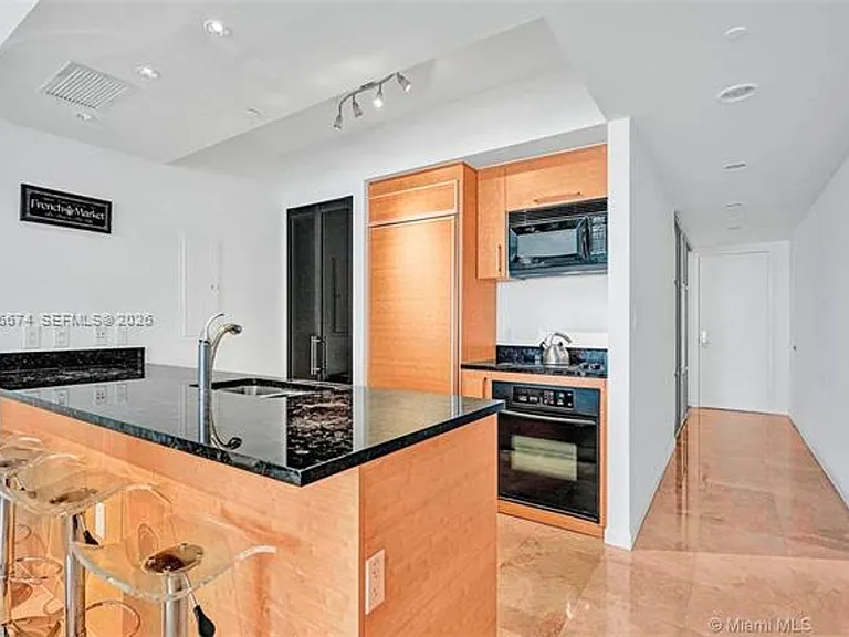1830 Ocean Dr #CU-1210 — Photo 1
