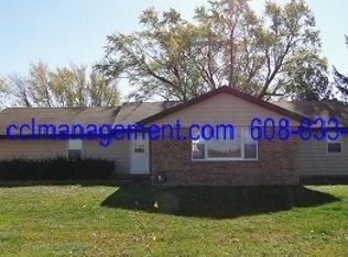 4727 Rutland Dunn Townline Rd, Oregon, WI 53575