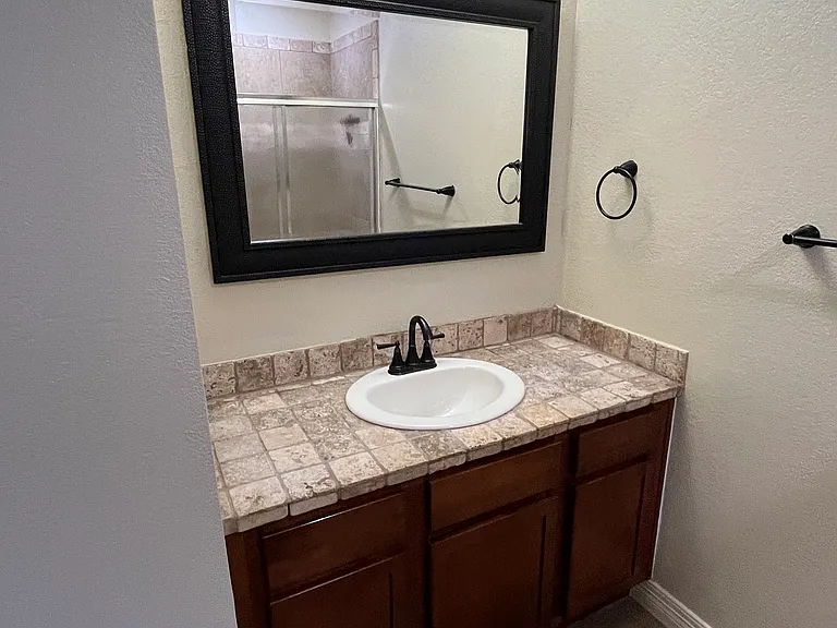 3553 E Crow Ln — Photo 17
