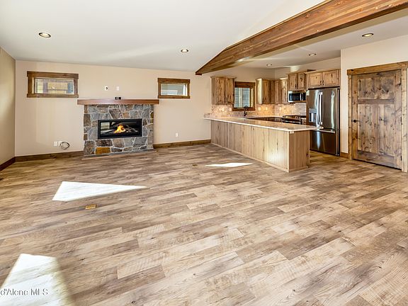 4th image of 102 Palouse Dr #B3