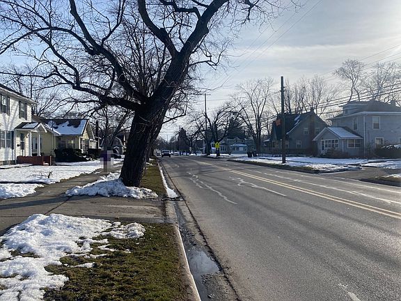 4th image of 1017 S West Ave