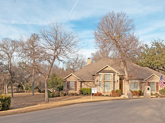 3rd image of 416 Salado Creek Pl