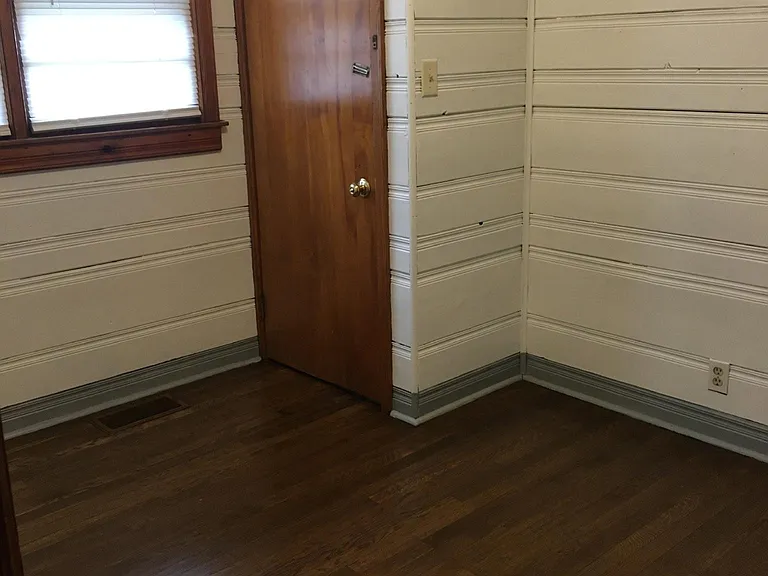 203 Bernard St — Photo 11