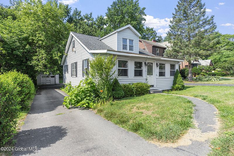 3rd image of 210 Menand Road