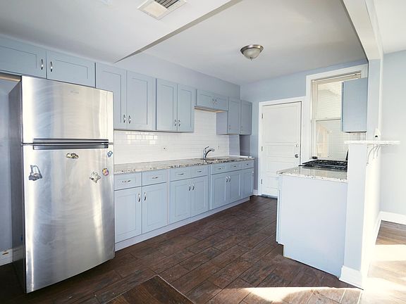 5th image of 5035 W Waveland Ave #1
