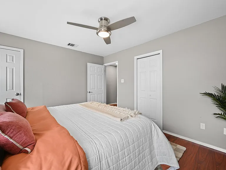 8400 Jamestown Dr #332 — Photo 14